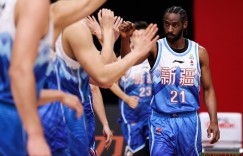 【大发扑克】明显下滑！新疆外援克拉克本季场均仅10+2.5+2.5