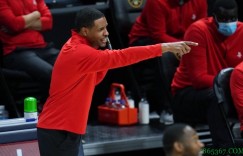 【大发扑克】塞拉斯：球员们不应该偏离比赛计划 火箭停滞不前且令人失望