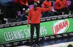 【大发扑克】塞拉斯：我们得到了很多三分空位最后命中率才26% 这太难了