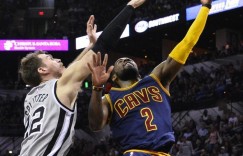 【大发扑克】6年前的今天：欧文客战马刺轰57分3板5助4断 得分创生涯新高