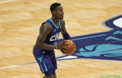 【大发扑克】名记：补强控卫 快船内部对罗齐尔的兴趣仍然很强烈