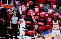 【大发扑克】关键三分打停纽约！赛斯-库里全场射落20分助76人末节逆转