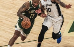 【大发扑克】明日雄鹿战绿军 塔克大概率缺战&福布斯大概率出席