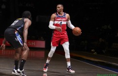 【大发扑克】生涯第160个三双成陪衬 威少空砍29分13板13助