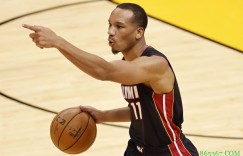 【大发扑克】费根：火箭可能留奥利尼克当伍德替补 曾认为AB是哈登的理想搭档