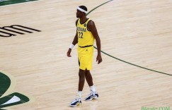 【大发扑克】找回自己！勒韦尔半场11中7砍下17分3篮板4助攻