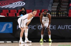 【大发扑克】格里芬将出战明日与活塞的比赛 哈登因颈部酸痛出战成疑