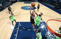 【大发扑克】火箭生涯首秀！奥利尼克首节9分多钟砍下11分 三分球3中3