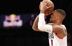 【大发扑克】利拉德：总有人要在关键时刻承担责任 我敢投是因为不怕投丢