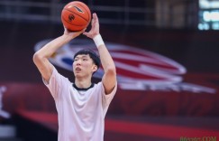 【大发扑克】昨日8中2！周琦过去四年罚球命中率逐年下降 本赛季仅有58.4%