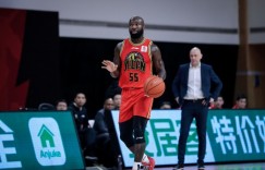 【大发扑克】超越名宿！琼斯生涯总得分超刘玉栋 助攻总数超张庆鹏