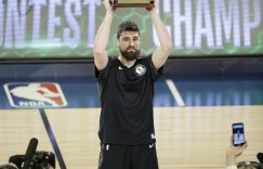 【大发扑克】专访|乔-哈里斯：三分大赛奖杯忘记扔哪了 哈登能调动大家积极性