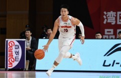 【大发扑克】连续爆发！赵睿半场12中8冲出21分2板4助2帽