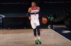 【大发扑克】威少第九次在自然月场均三双 NBA历史第一