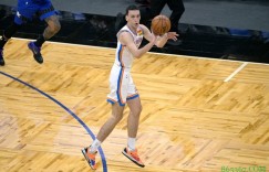 【大发扑克】波库舍夫斯基未满20岁单场至少5助5帽 继麦詹加后NBA第4人