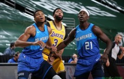 【大发扑克】雄鹿记者：霍勒迪合同中有2090万美元为不大可能拿到的奖金