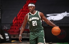 【大发扑克】Shams：霍勒迪4年1.6亿顶薪提前续约雄鹿
