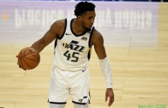 【大发扑克】自我救赎！米切尔上半场14投仅3中 下半场狂轰30分