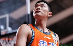 【大发扑克】宋翔：陈林坚赛后诊断为崴脚 伤势不严重