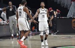 【大发扑克】欧文谈哈登：作为他的队友 我当然希望他尽可能地保持健康