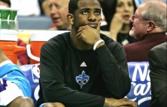 【大发扑克】炮哥的痛！回顾黄蜂季后赛58分创纪录惨败掘金