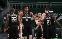 【大发扑克】【讨论&分析】霍勒迪的续约对雄鹿意味着什么？