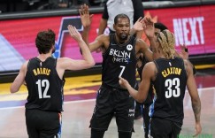 【大发扑克】史密斯&托马斯：杜兰特武器繁多极难防守 欧文的控球技巧炉火纯青