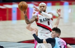 【大发扑克】破不了包夹？利拉德10投仅3中 同时出现5次失误