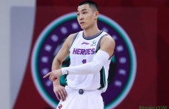 【大发扑克】继续加油！高诗岩出战41分钟全场最高 20投7中贡献15分9板6助3断