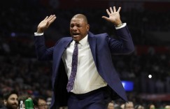 【大发扑克】老里打趣：糟糕的转换防守是我们战术的一部分 对手球探都该知道