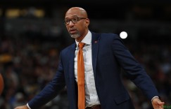 【大发扑克】蒙蒂：首节的领先奠定了基调 布克总是能得分