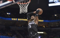 【大发扑克】NBA官方：福克斯因公开批评裁判被罚款2万美元