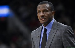 【大发扑克】凯西：格兰特需要人帮助 面对开拓者这种球队要防好三分球