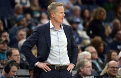 【大发扑克】科尔：库里总是在竞争 比赛应该有一种紧迫感