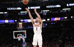 【大发扑克】布克谈艾顿：他在场上是一个强力威胁 他不惧怕身体接触