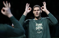 【大发扑克】正负值+20全场最高！大洛8投7中砍下24分7篮板1助攻2盖帽