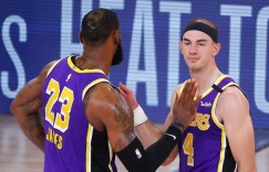 【大发扑克】沃格尔：明天会确定詹姆斯战太阳能否出战 卡鲁索今日带伤首发