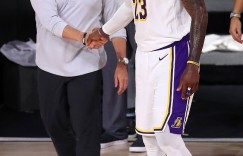 【大发扑克】沃格尔：詹姆斯在训练中状态不错 对他找回状态十分有信心