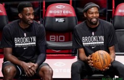 【大发扑克】与效力雷霆时相比KD现在有何进步？杰夫：更成熟更有领导力