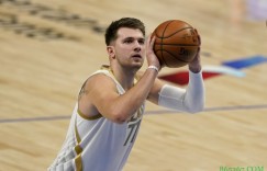 【大发扑克】三节打卡提前下班！东契奇17投8中得到24分8篮板1助攻