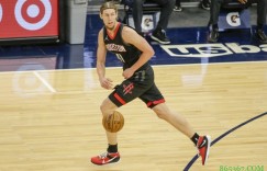 【大发扑克】斯通：引进奥利尼克就是看中了他的多面性 喜欢他和伍德的组合