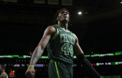 【大发扑克】凯尔特人官方：罗威因左脚草皮脚趾伤势退出比赛 本场不会回归