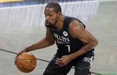 【大发扑克】壮烈空砍！杜兰特轰42分10篮板仍难救主