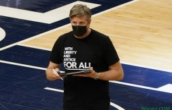 【大发扑克】芬奇谈大胜：来这后首次有这种体验 赛前布置效果不错