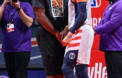 【大发扑克】詹姆斯INS：祝贺我的兄弟威少 三双王！传奇