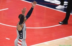 【大发扑克】威少谈被交易至奇才感受：这里每个人都张开双臂欢迎我 别无他求