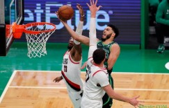 【大发扑克】延续火热状态！塔图姆半场13投8中独得24分