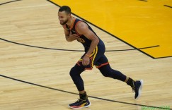 【大发扑克】库里：球队正打出赛季最好的篮球 会注入当年与快船鏖战7场的氛围