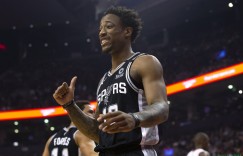 【大发扑克】带不动！德罗赞近5场场均28.2分9.2助攻 马刺同期战绩1胜4负