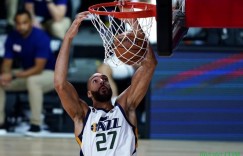 【大发扑克】戈贝尔：半场防守限制了库里但没防住转换进攻 没准后面还会相遇